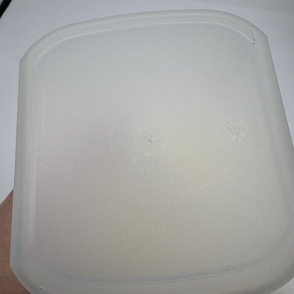 Tupperware Slim Line Pitcher 8 Cups 2 L w Yellow Lid‎ Jug Container Carafe F4 - Picture 8 of 10